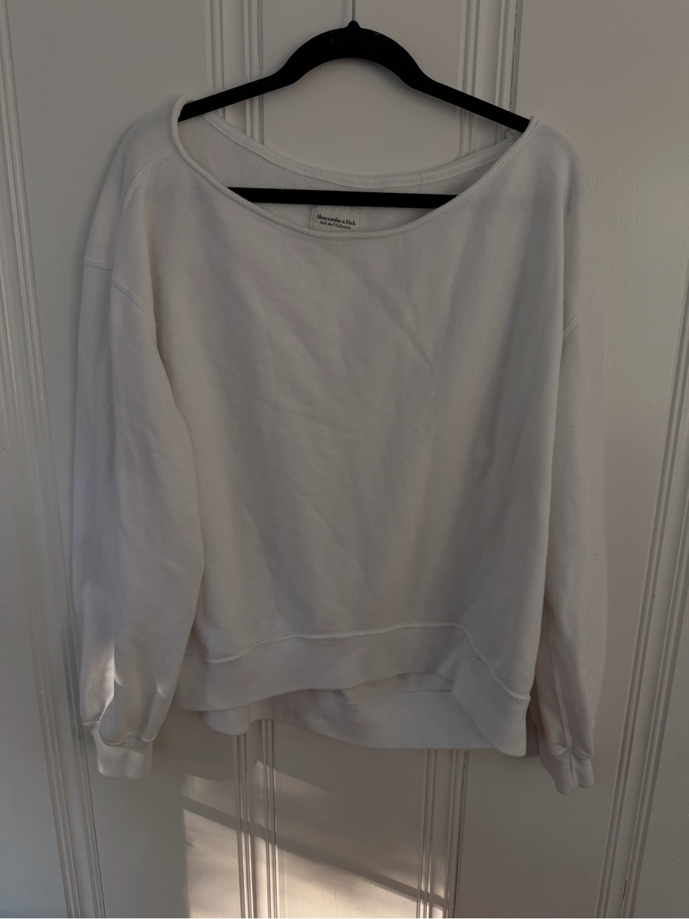 Abercrombie & Fitch White Scoop-Neck Pullover